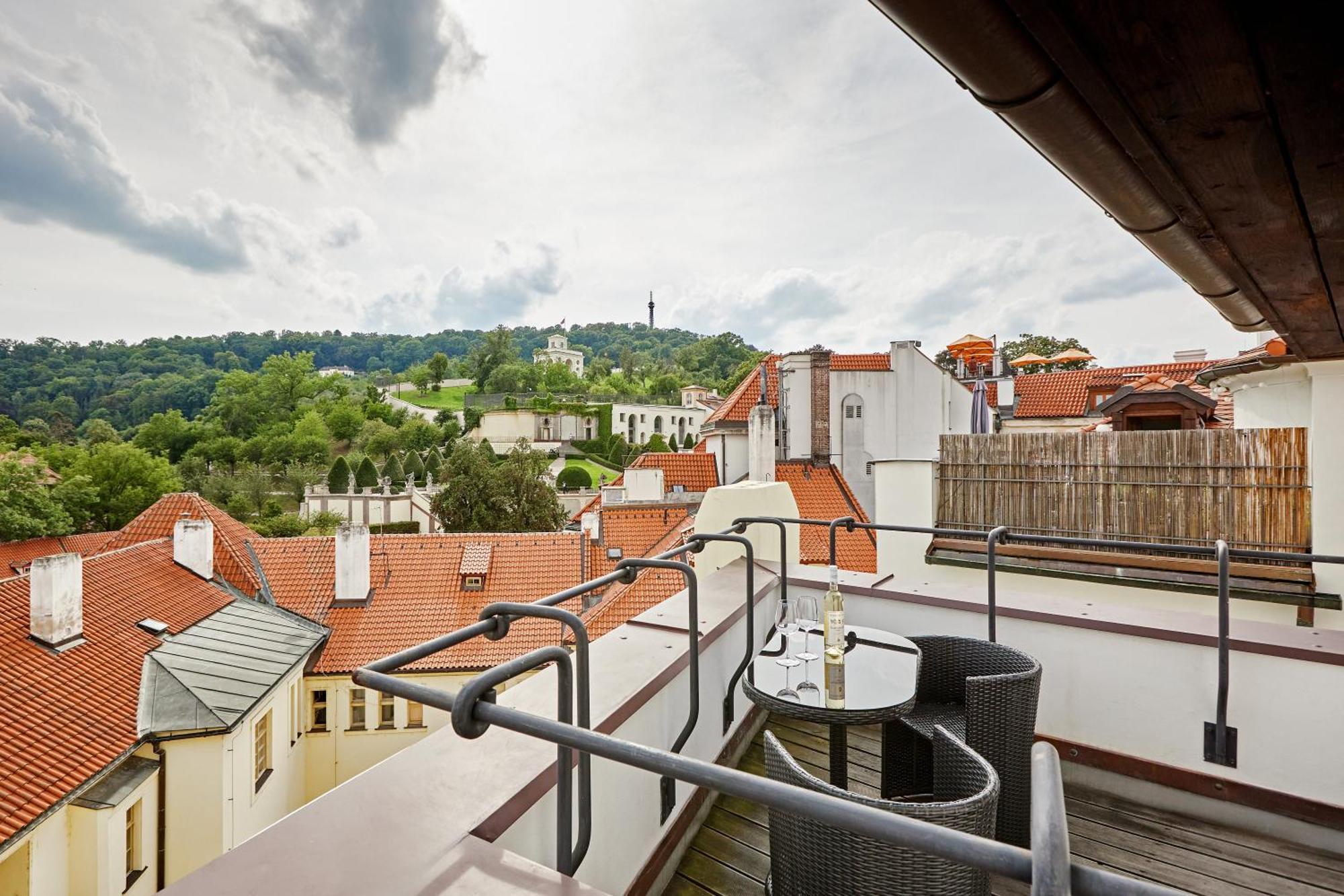Historical place under Castle Praga Exterior foto